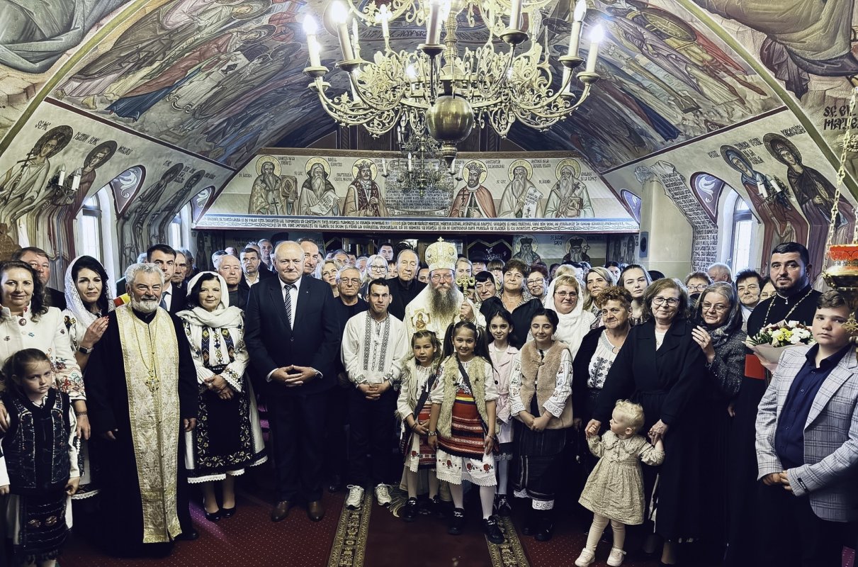 Slujire arhierească la Platoneşti, judeţul Harghita 331438