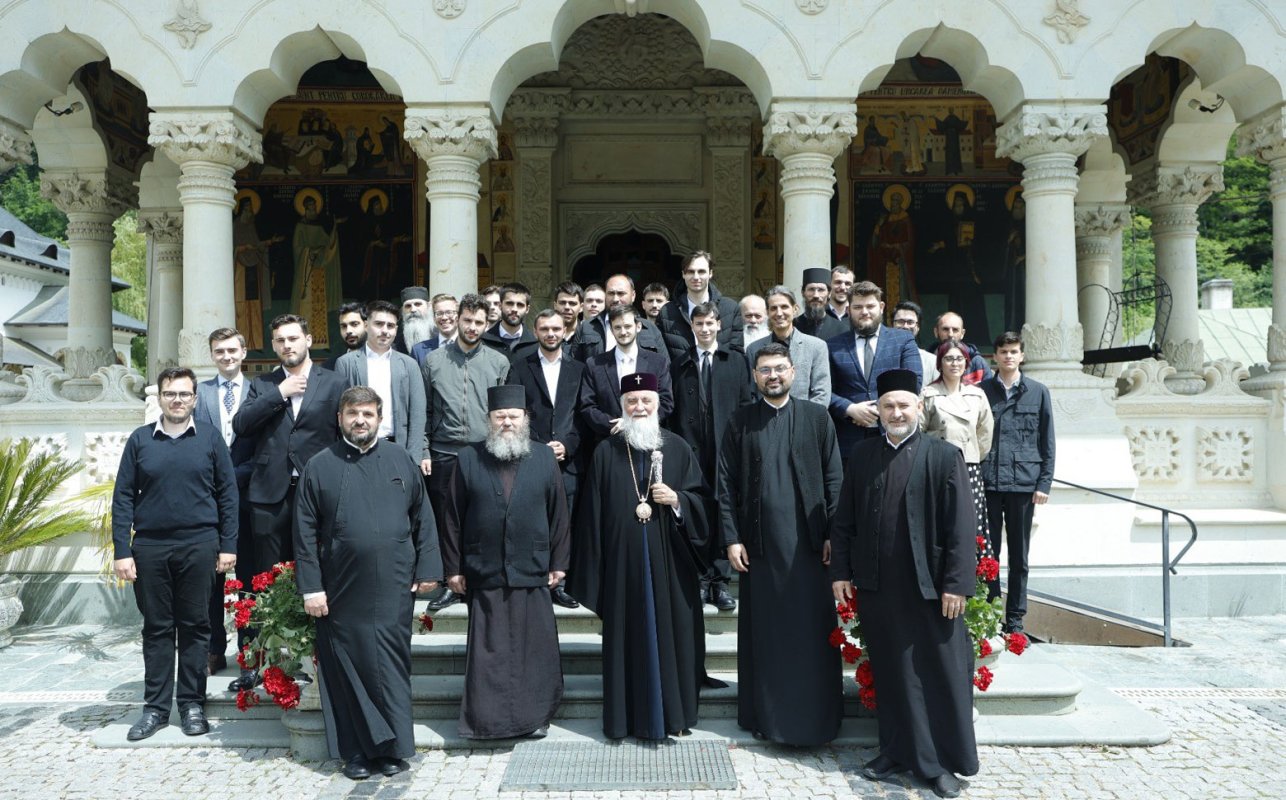 Evenimentul academic „Opus Discipulorum” la Mănăstirea Lainici 331643