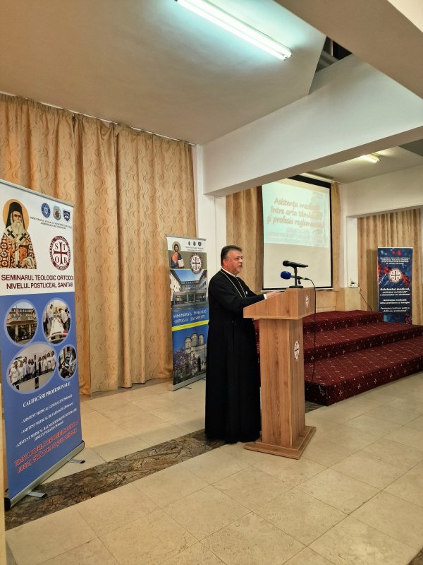 Rolul asistentului medical evidențiat la Seminarul Teologic din București 331616