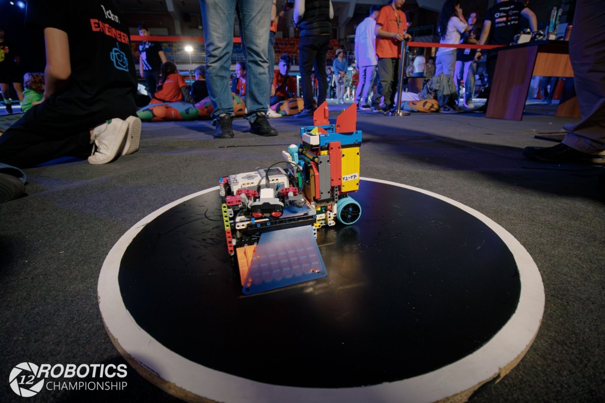 Campionat de robotică la Oradea 331691