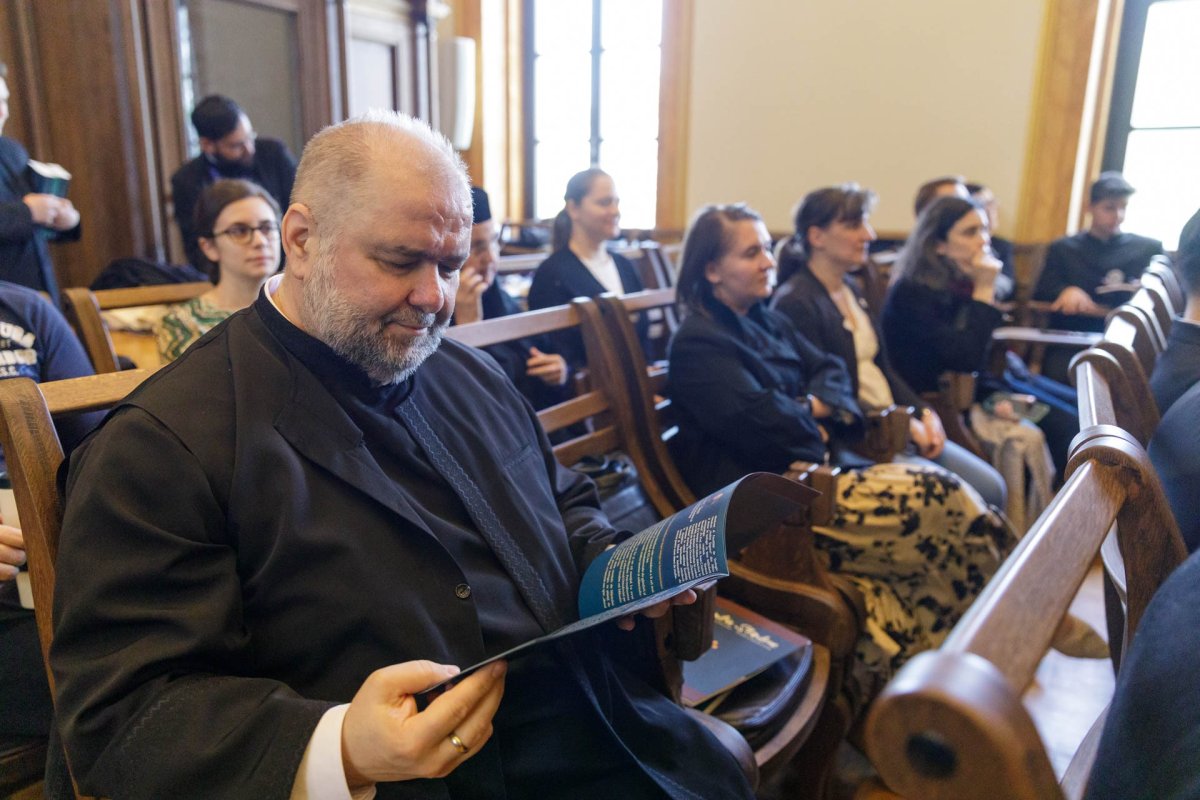 Ziua a doua a Simpozionului „Dumitru Stăniloae” - Teologi români și străini în dialog duhovnicesc 331830