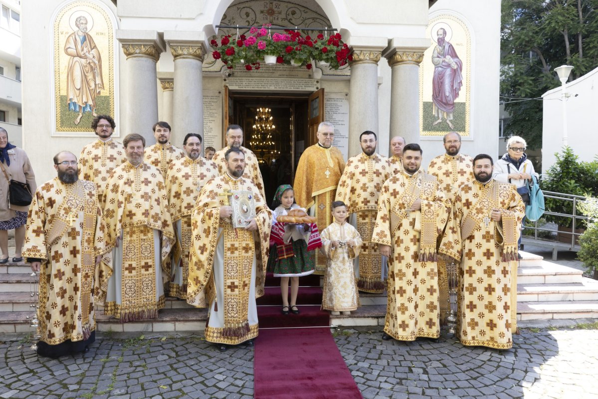 Harul preoției pentru un consilier eparhial al Arhiepiscopiei Bucureștilor 331863