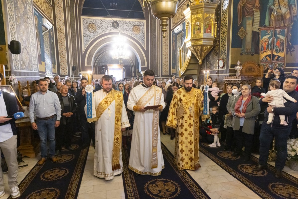 Harul preoției pentru un consilier eparhial al Arhiepiscopiei Bucureștilor 331873
