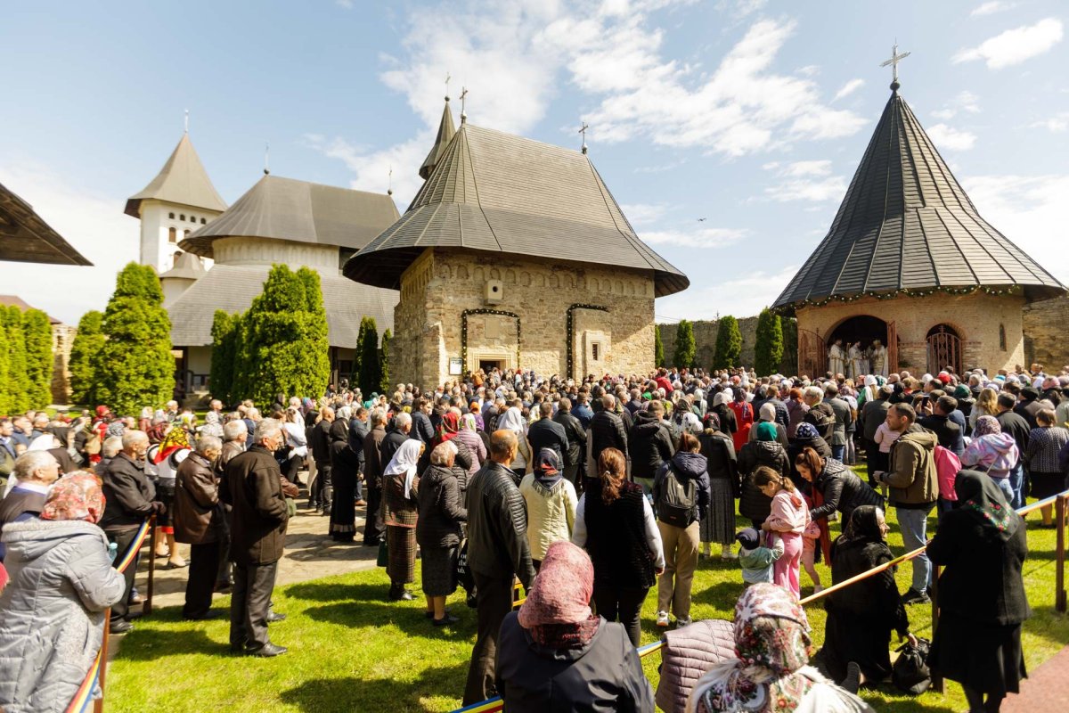 Binecuvântare și recunoștință la Mănăstirea Hadâmbu 331944