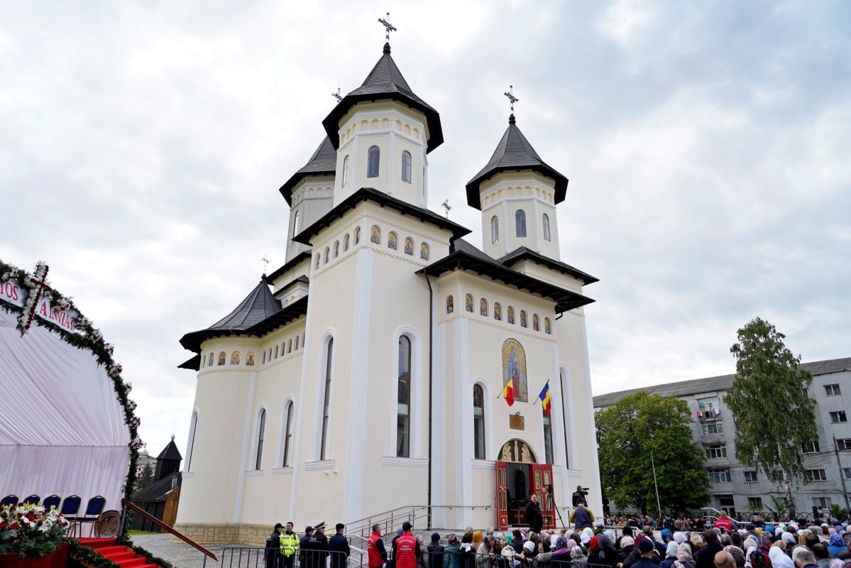 Biserica „Sfânta Vineri” din Pașcani a îmbrăcat haina cea nouă a sfințirii 331962