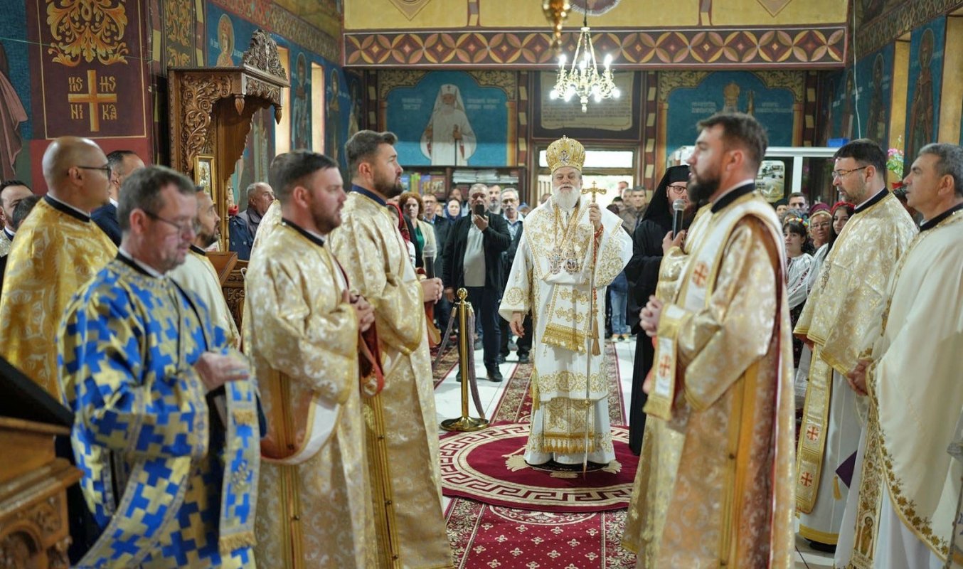 Popas de rugăciune într-o biserică din Protoieria Fetești 332004