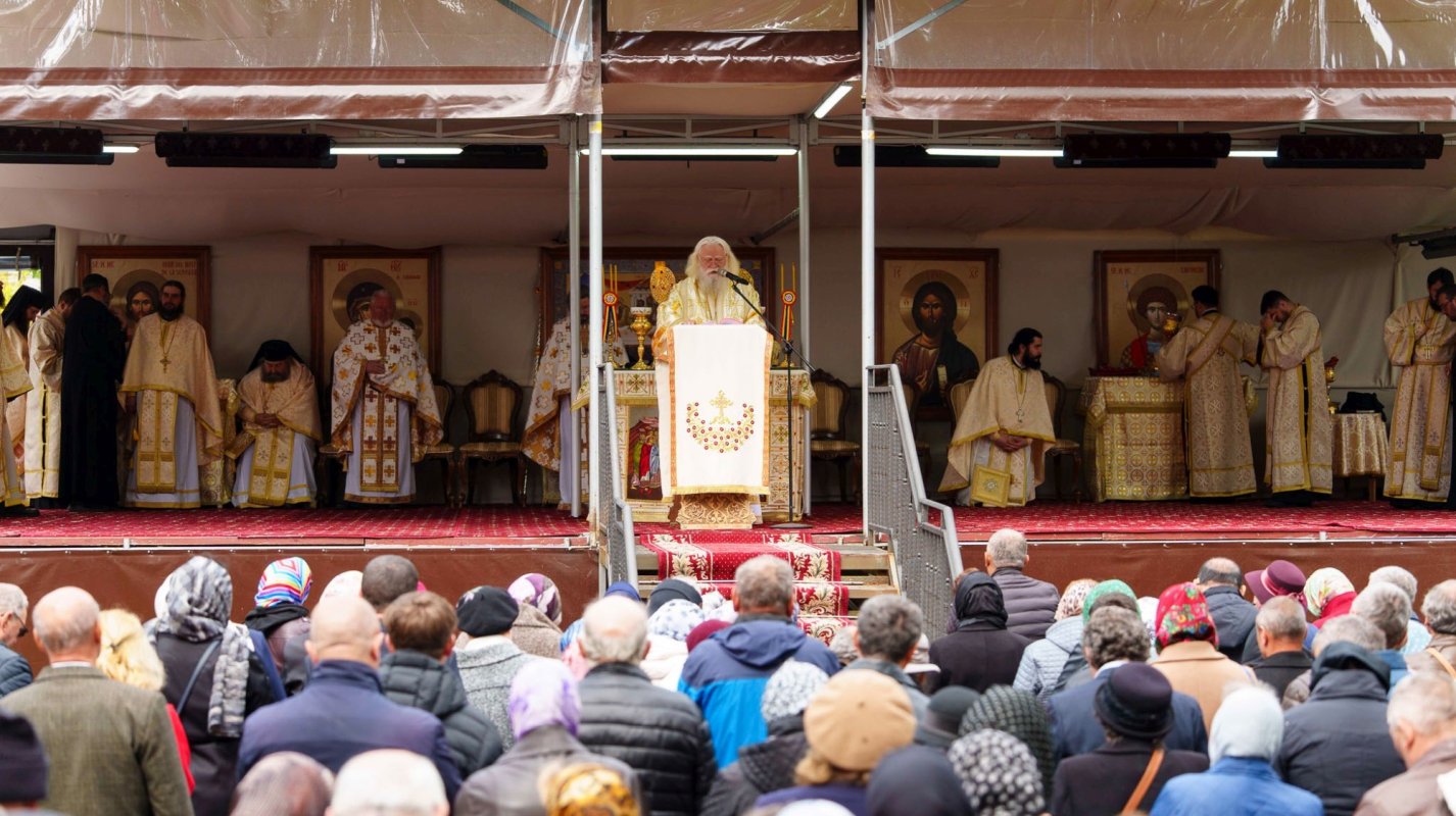 Slujire arhierească la Catedrala Arhiepiscopală din Suceava 331967