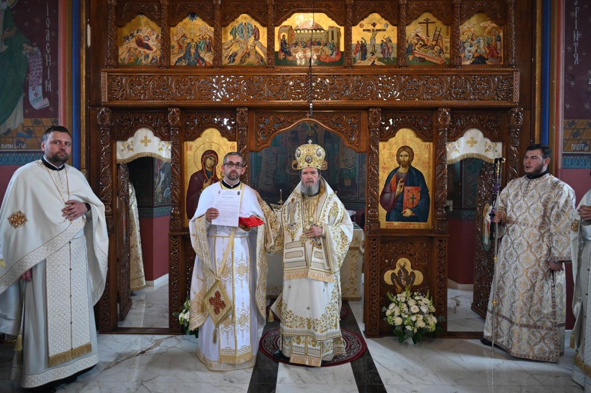 Binecuvântare arhierească la Bicaci, Episcopia Oradiei 332039