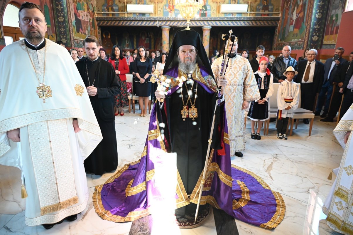 Binecuvântare arhierească la Bicaci, Episcopia Oradiei 332040