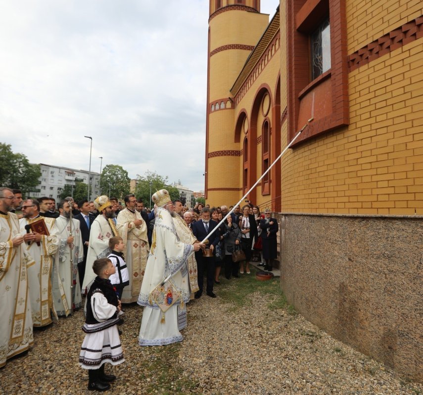 Târnosirea Bisericii „Buna Vestire” din Satu Mare 332054