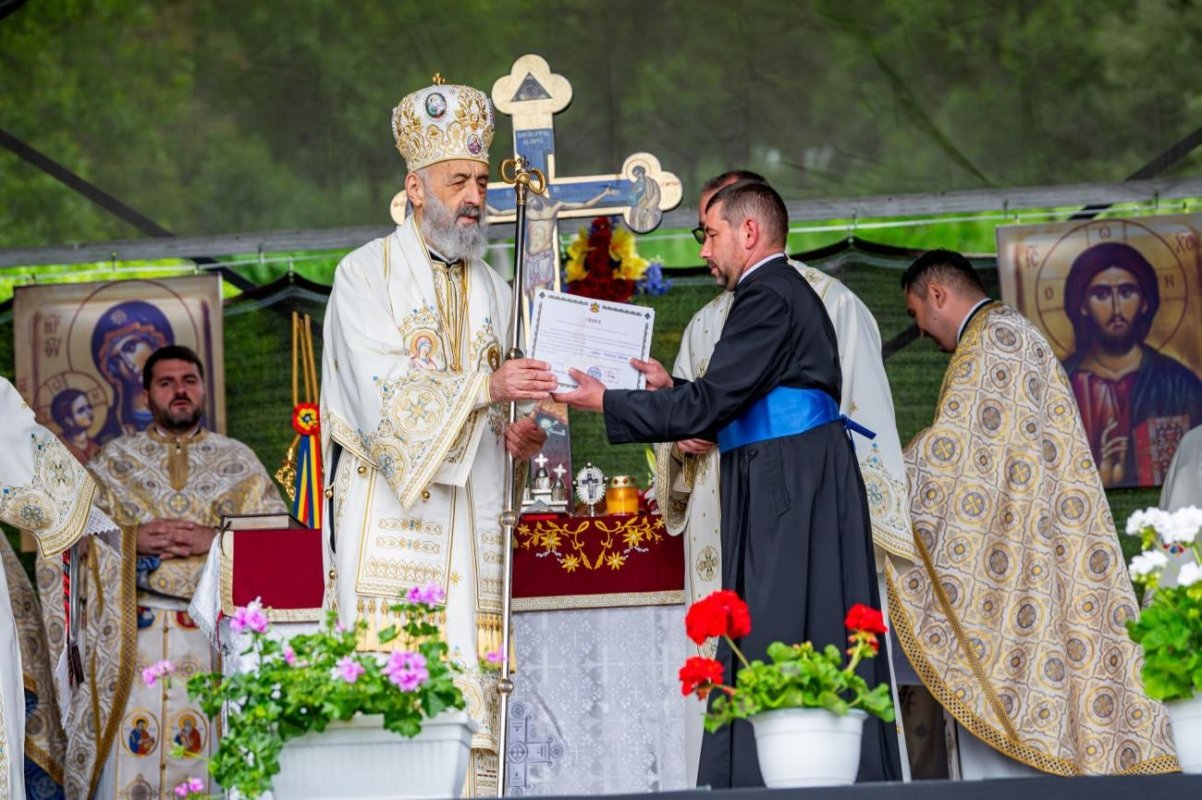 Resfințirea bisericii din Parohia Logig, Protopopiatul Reghin 332156