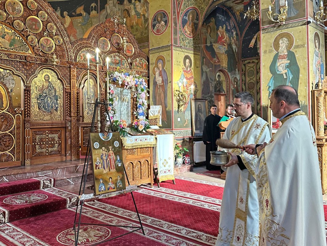 Icoana ocrotitorilor sfinţită la hramul Bisericii Parcul Călăraşi 332338
