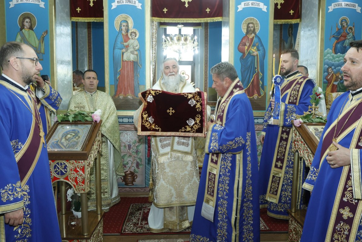 Resfințirea Bisericii „Izvorul Tămăduirii” din Târgu Jiu 332394