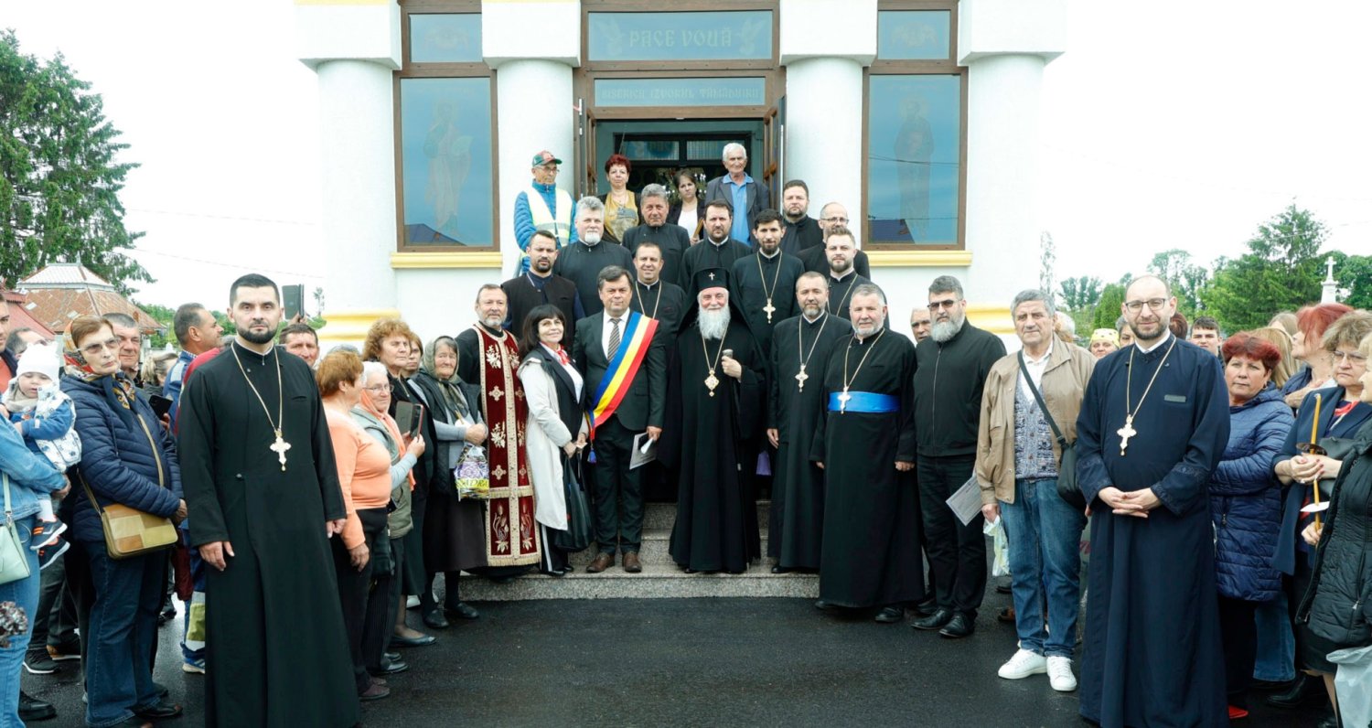 Resfințirea Bisericii „Izvorul Tămăduirii” din Târgu Jiu 332395