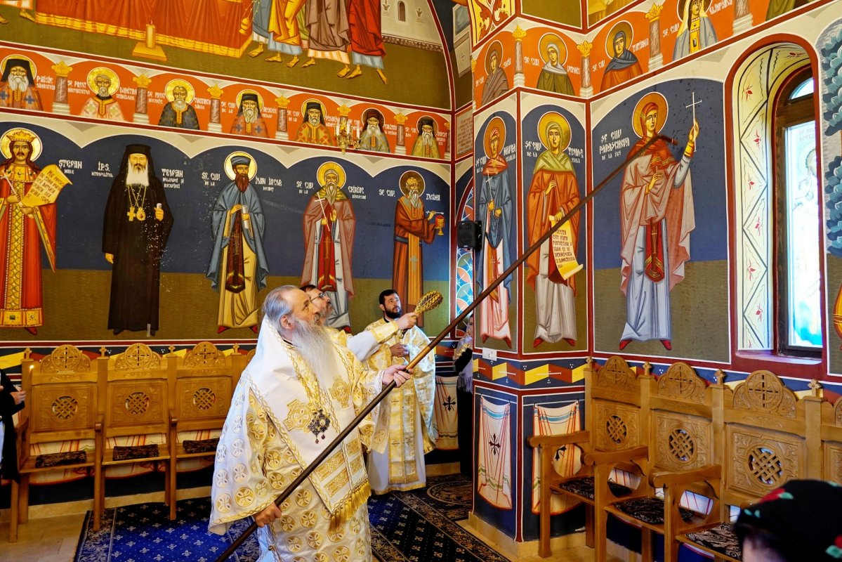 Sfințire de biserică în Dolhești, Iași 332331