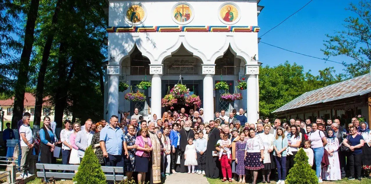 Sfințire de clopotniță în parohia vasluiană Grivița 332444