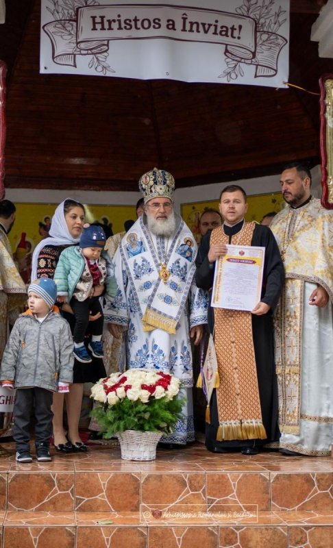 Biserica din Podiș a îmbrăcat veșmântul reînnoirii 332583