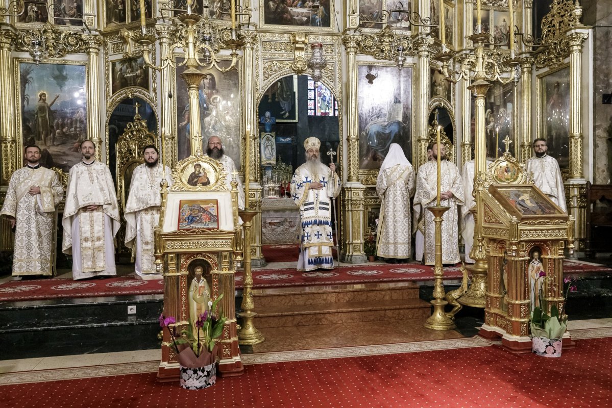 Liturghie arhierească în ultima zi a Festivalului de Muzică Bizantină de la Iași 332575