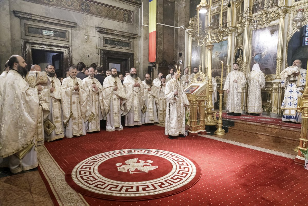 Liturghie arhierească în ultima zi a Festivalului de Muzică Bizantină de la Iași 332576