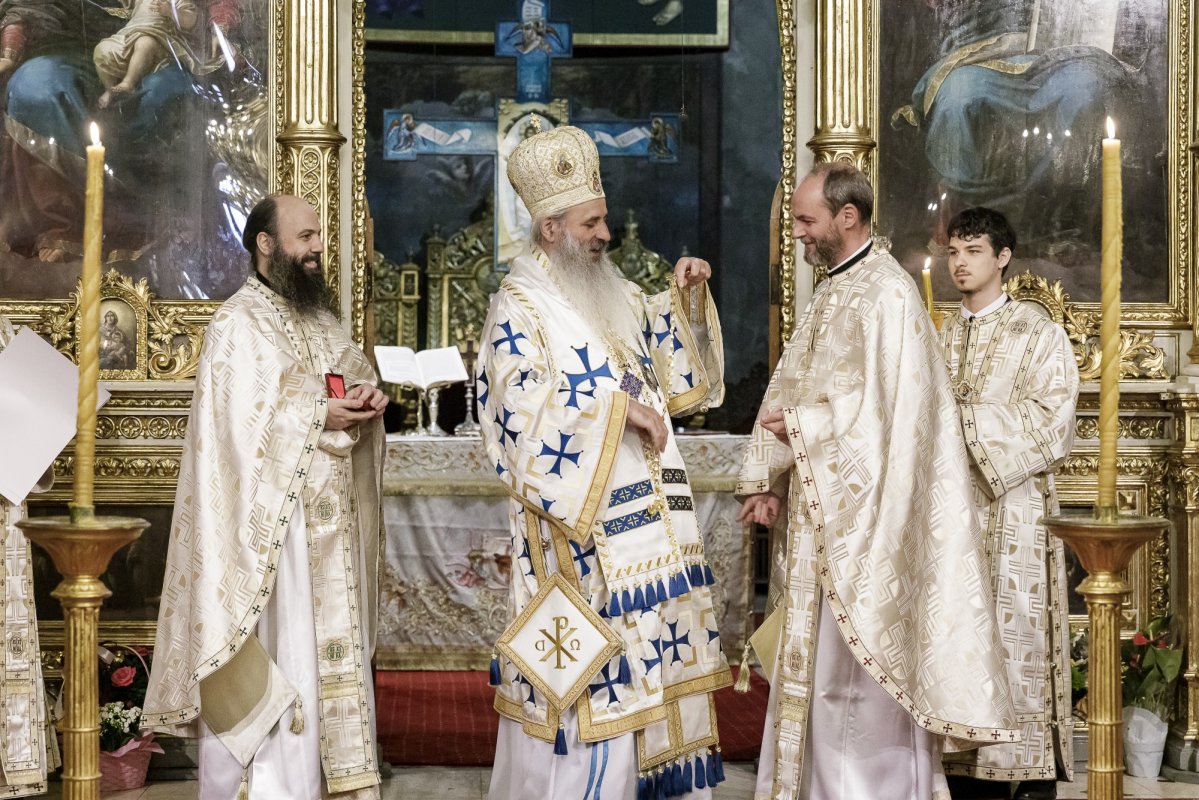 Liturghie arhierească în ultima zi a Festivalului de Muzică Bizantină de la Iași 332579