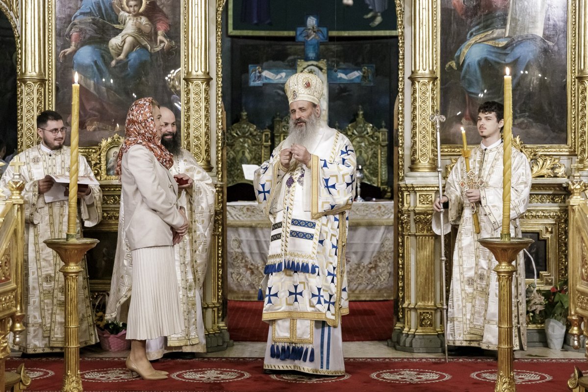 Liturghie arhierească în ultima zi a Festivalului de Muzică Bizantină de la Iași 332580