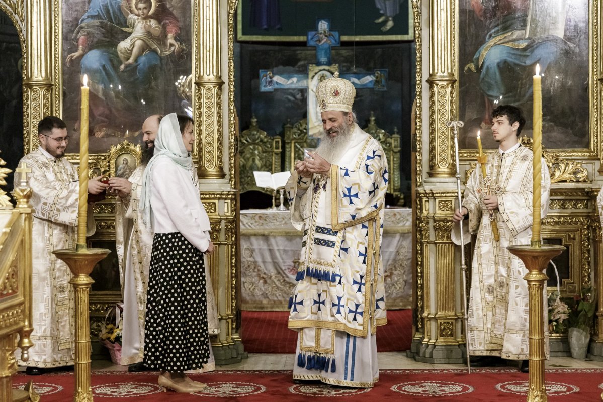 Liturghie arhierească în ultima zi a Festivalului de Muzică Bizantină de la Iași 332581