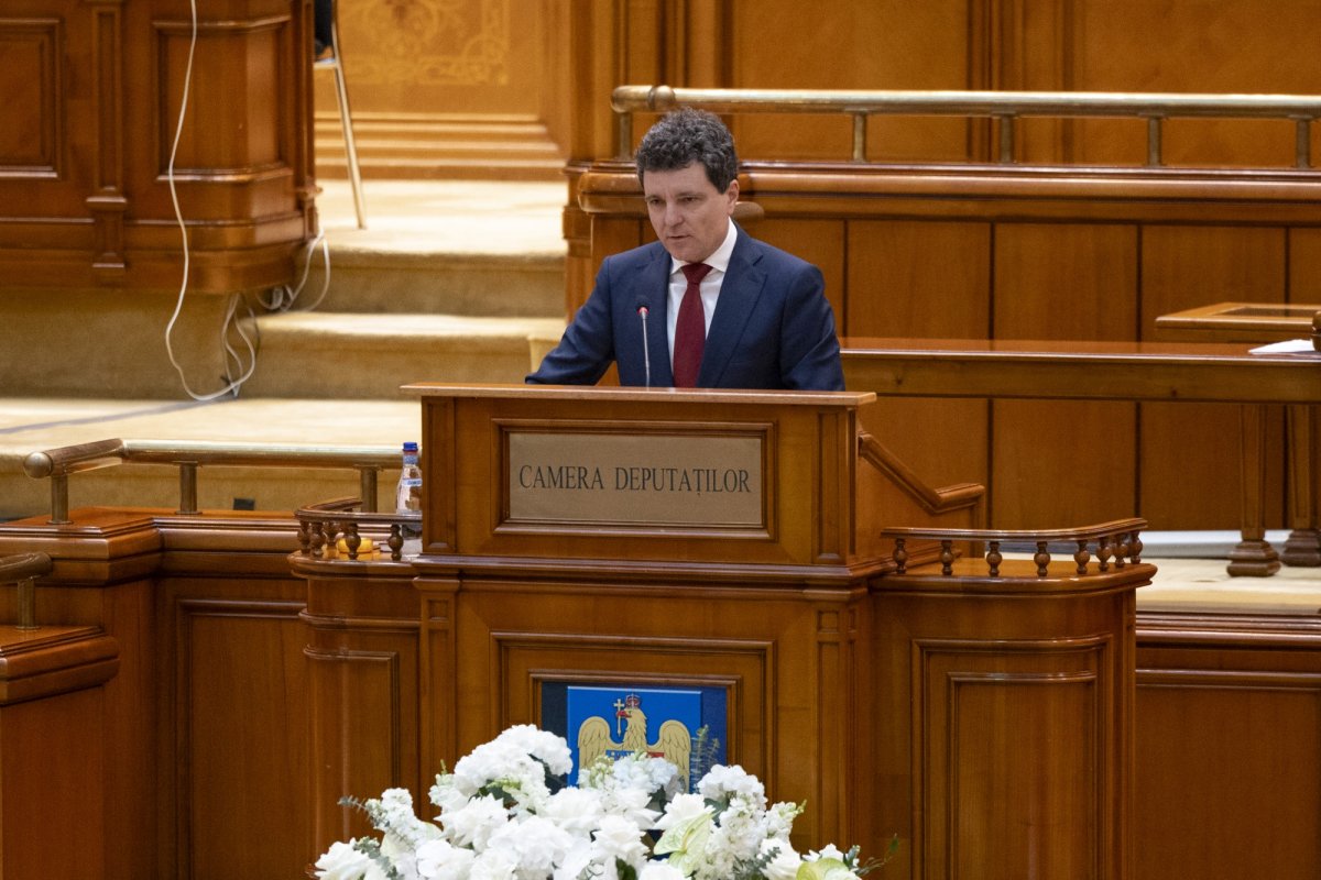 Patriarhul României a participat la ceremonia de învestire a noului președinte al țării 332598