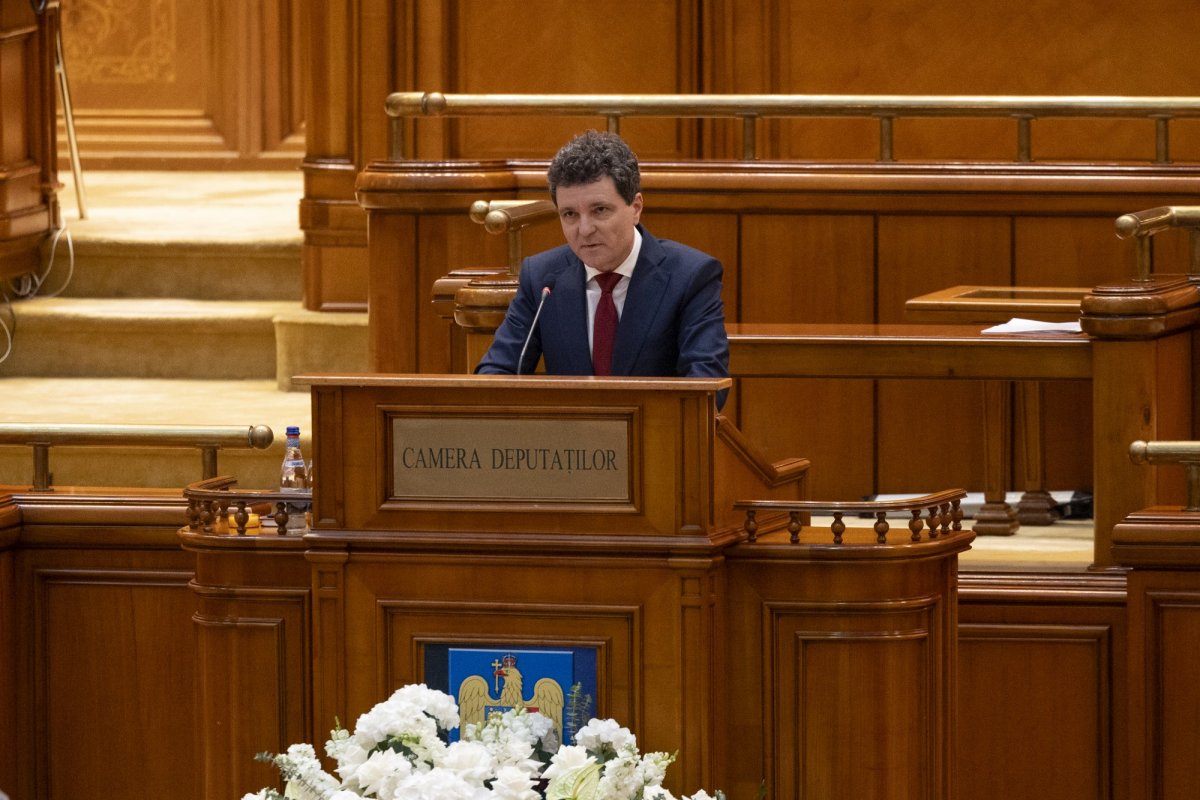 Patriarhul României a participat la ceremonia de învestire a noului președinte al țării 332607