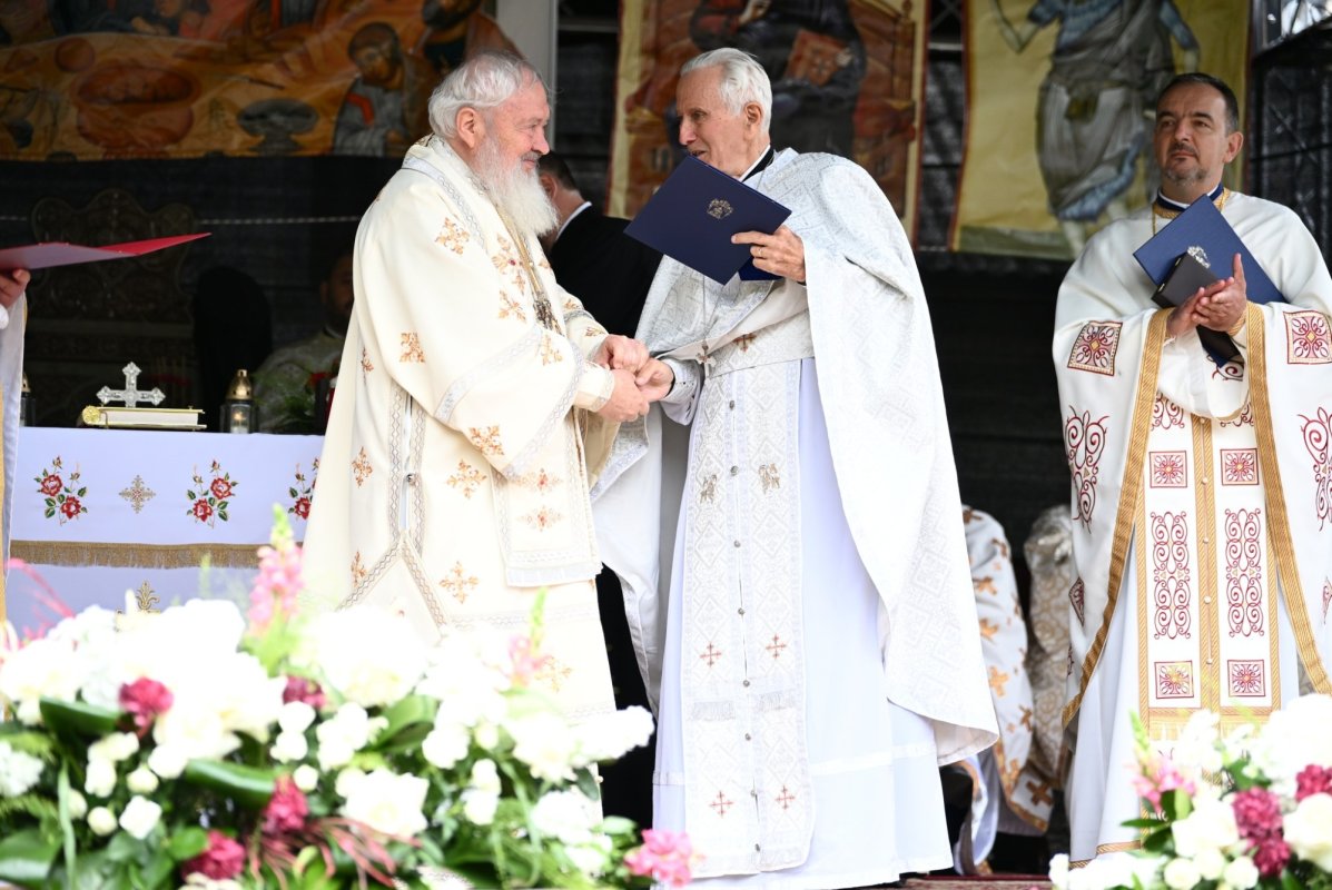 Resfințirea Bisericii „Sfinții Arhangheli Mihail și Gavriil”-Ilva Mică I 332561