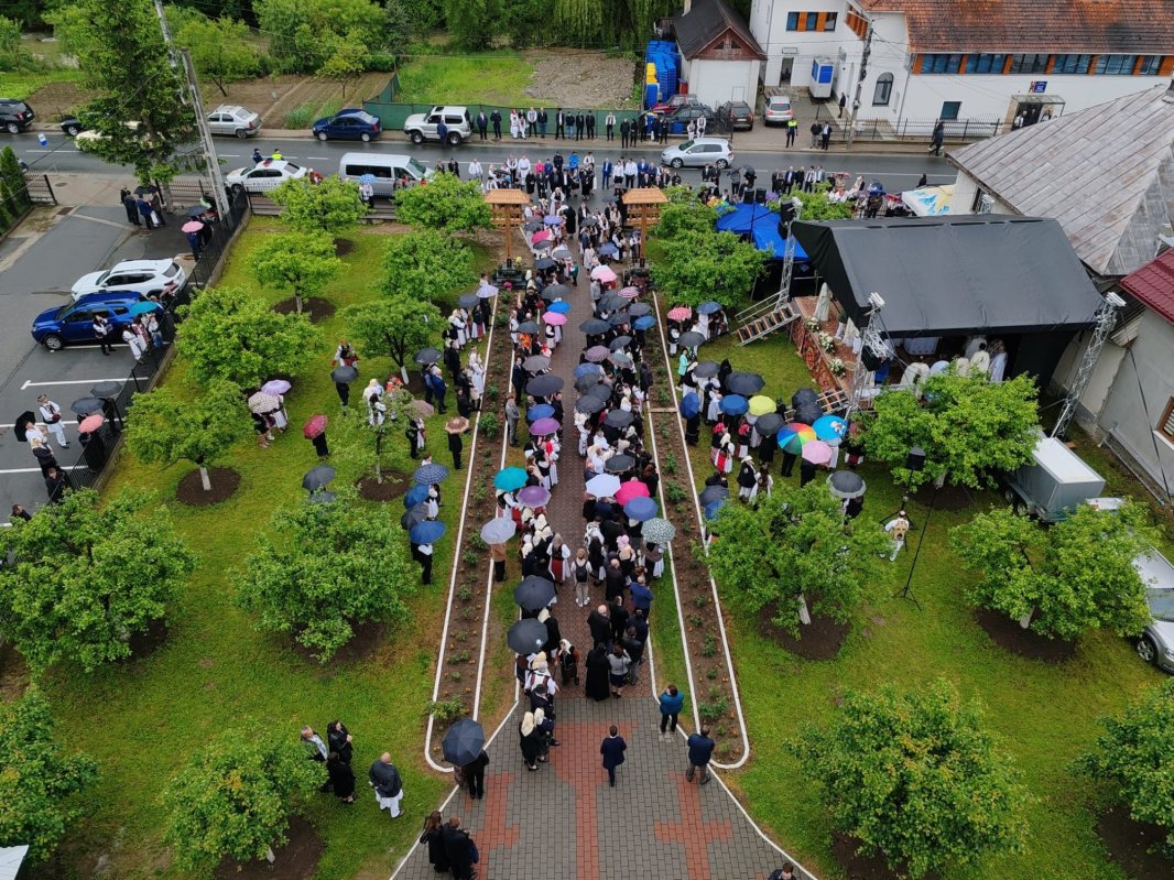 Resfințirea Bisericii „Sfinții Arhangheli Mihail și Gavriil”-Ilva Mică I 332564