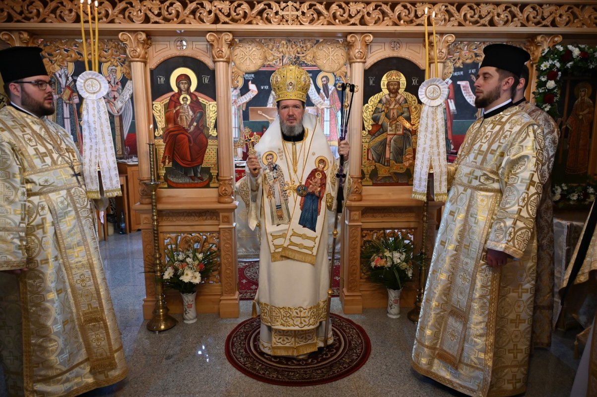 Schitul „Sfinții Împărați Constantin și Elena” din Eparhia Oradiei a fost sfințit 332555
