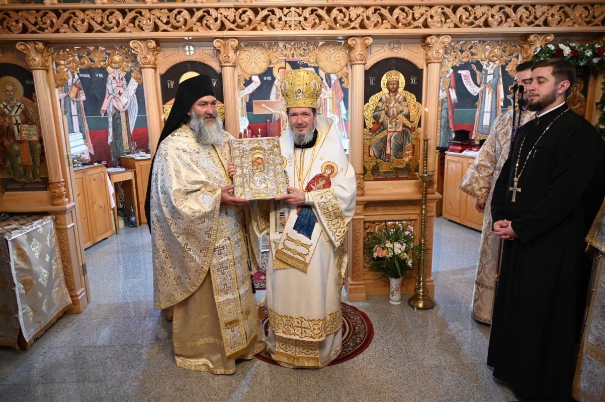 Schitul „Sfinții Împărați Constantin și Elena” din Eparhia Oradiei a fost sfințit 332556