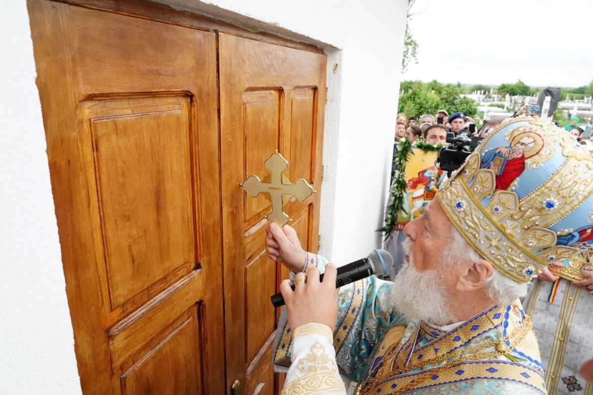 Sfințirea bisericii Parohiei Ionești din județul Dâmbovița 332616