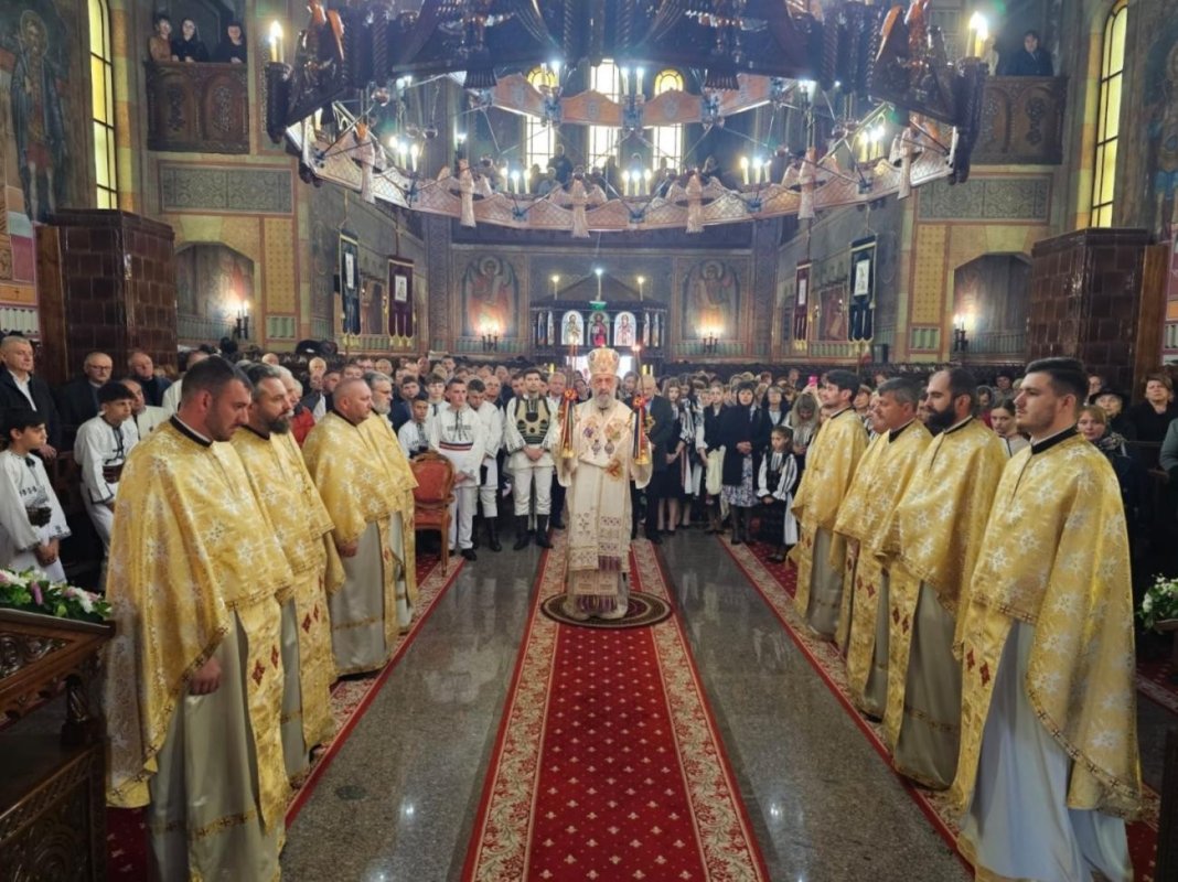 Veșmânt nou de har pentru biserica Parohiei Vinerea I, Protopopiatul Sebeș 332568