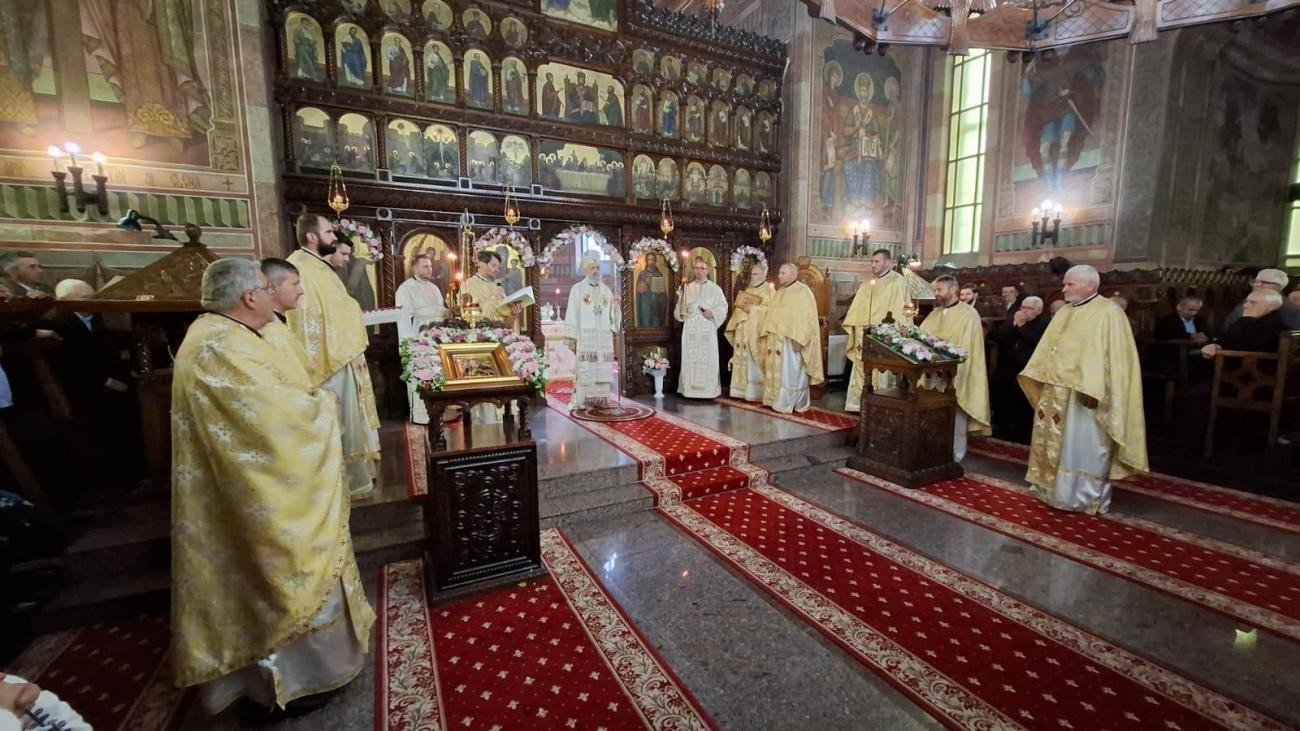 Veșmânt nou de har pentru biserica Parohiei Vinerea I, Protopopiatul Sebeș 332569