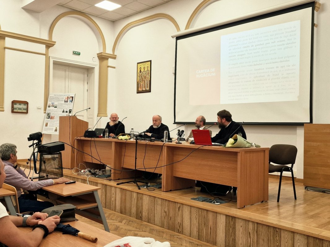 Renașterea ortodoxă în vreme de prigoană discutată de teologi și laici  332844