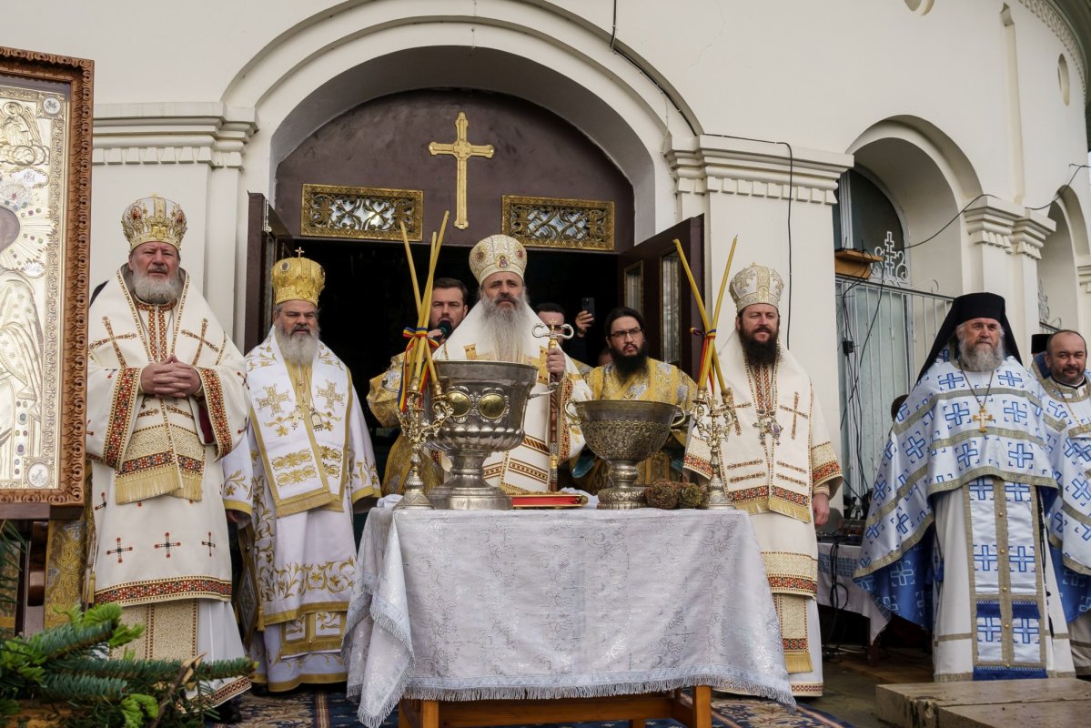 Mănăstirea Neamț și-a sărbătorit hramul istoric 332908