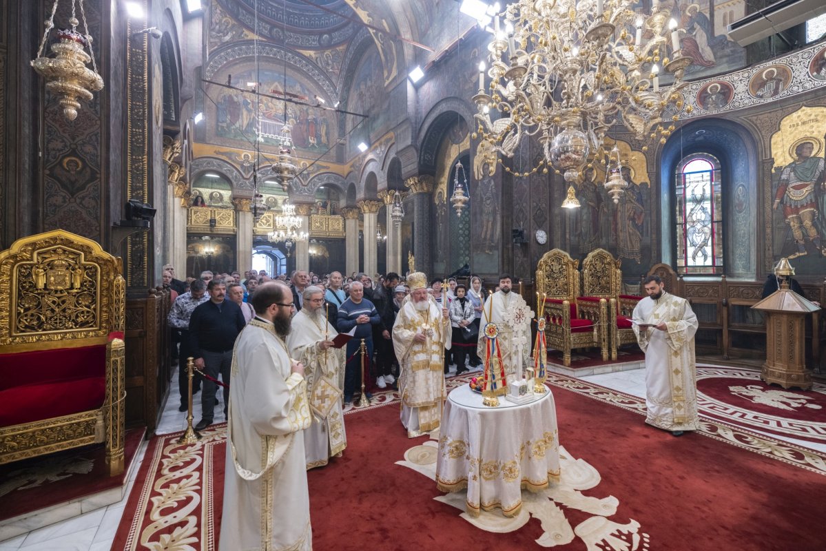 Moment de aducere aminte a jertfei înaintașilor la Catedrala Patriarhală 332951