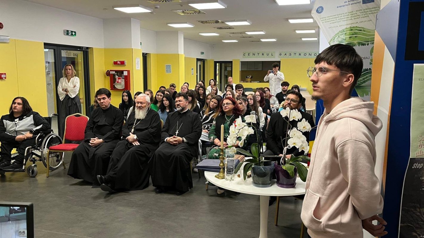 Vizită pastorală la Colegiul Tehnic „Ana Aslan” din Cluj-Napoca 332887