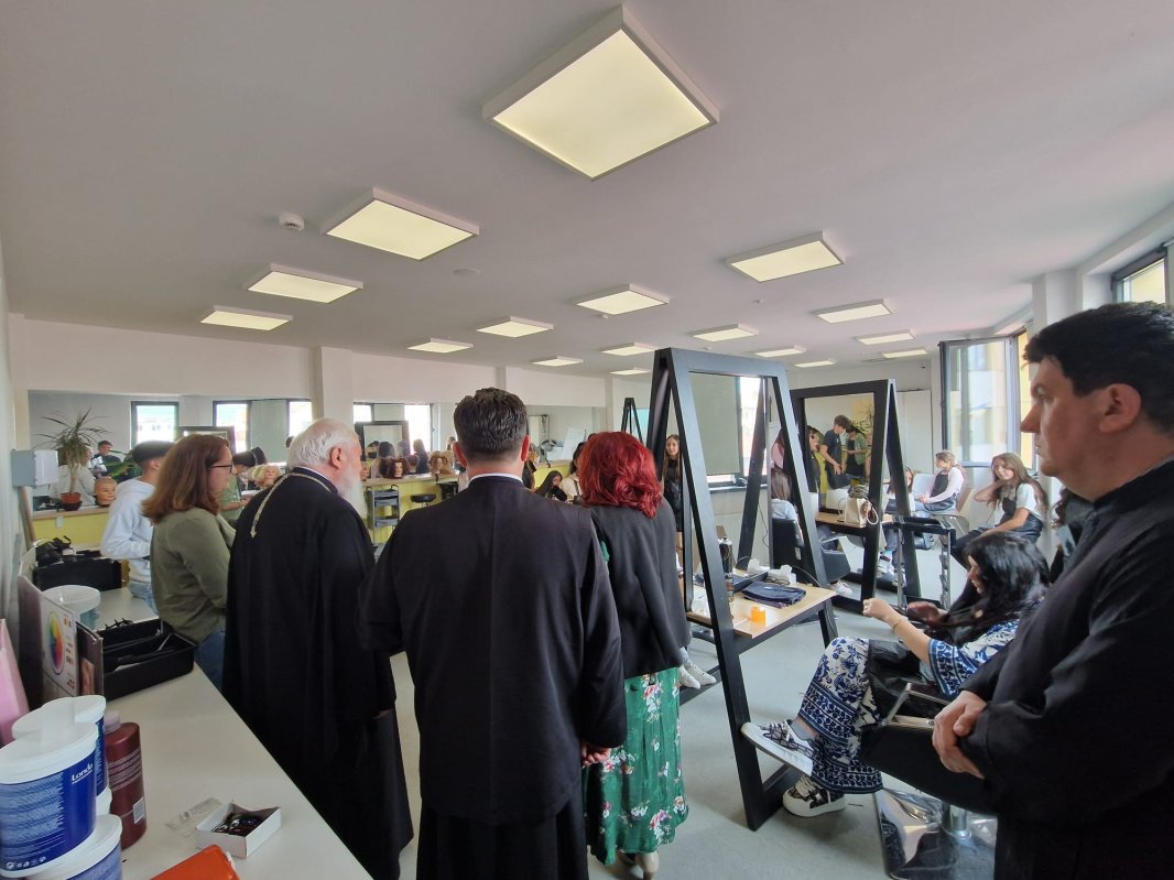 Vizită pastorală la Colegiul Tehnic „Ana Aslan” din Cluj-Napoca 332890