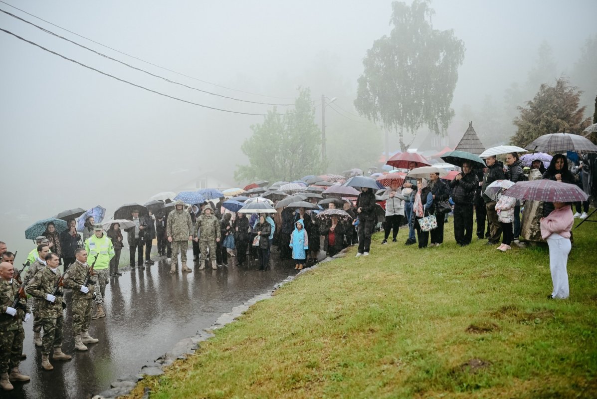 Târnosirea bisericii mănăstirii de la Muntele Rece 333046