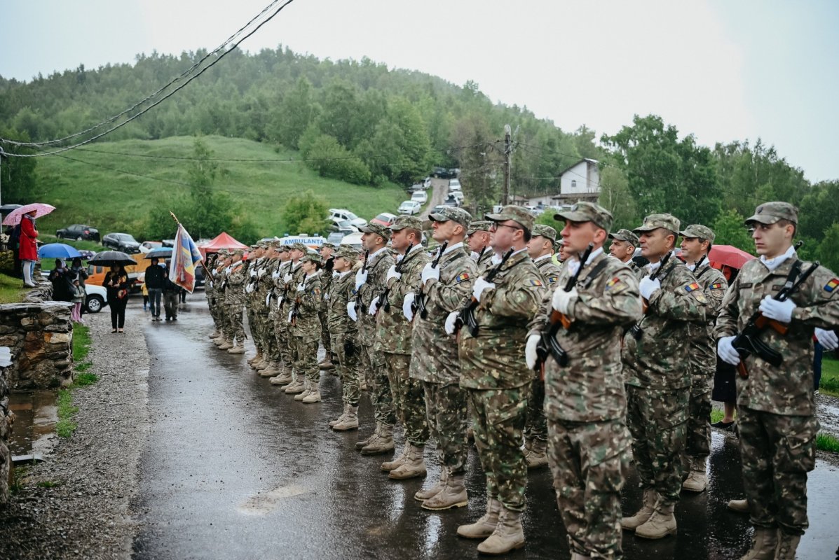 Târnosirea bisericii mănăstirii de la Muntele Rece 333047
