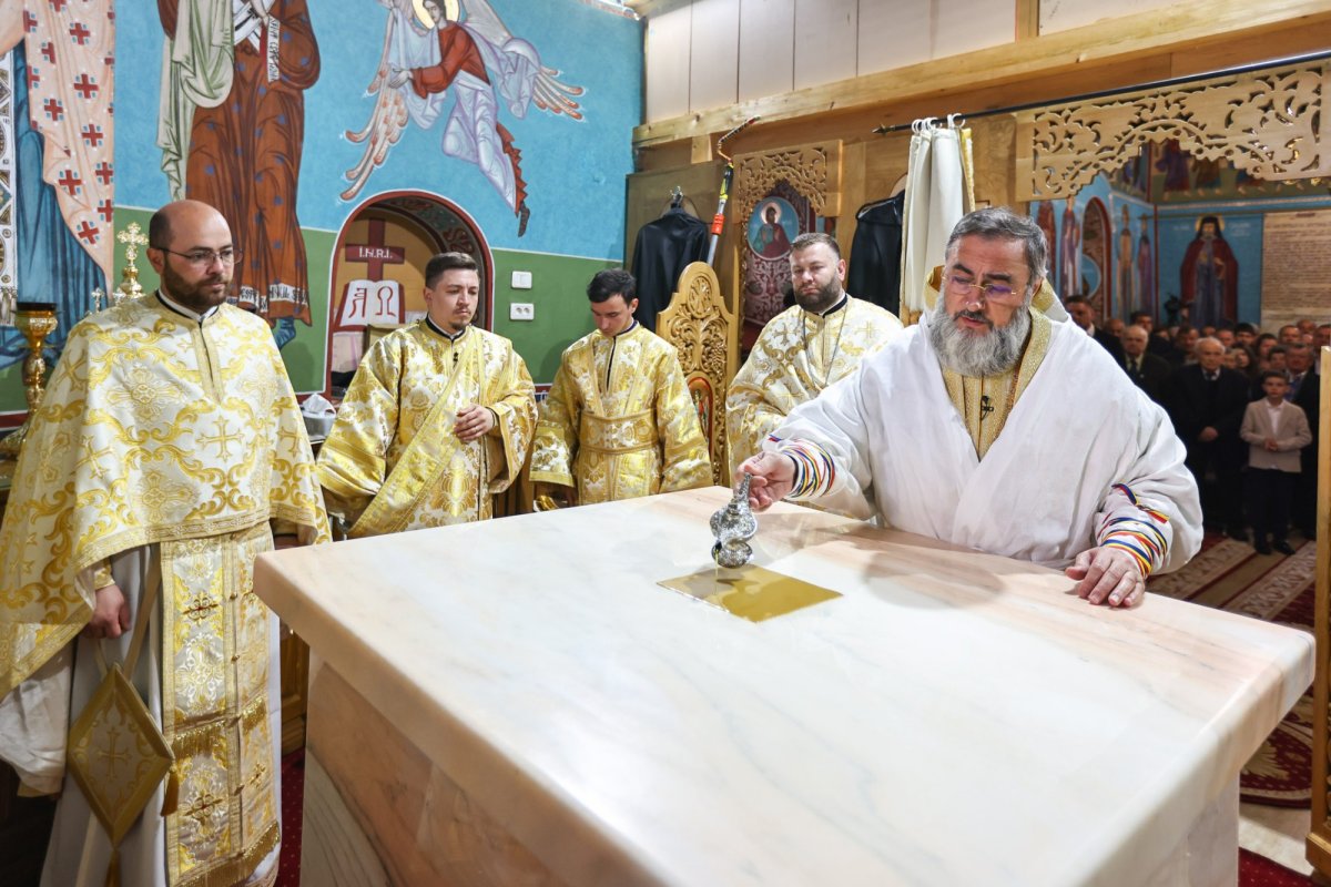 Biserică înnoită pentru comunitatea din Șerbești 333297