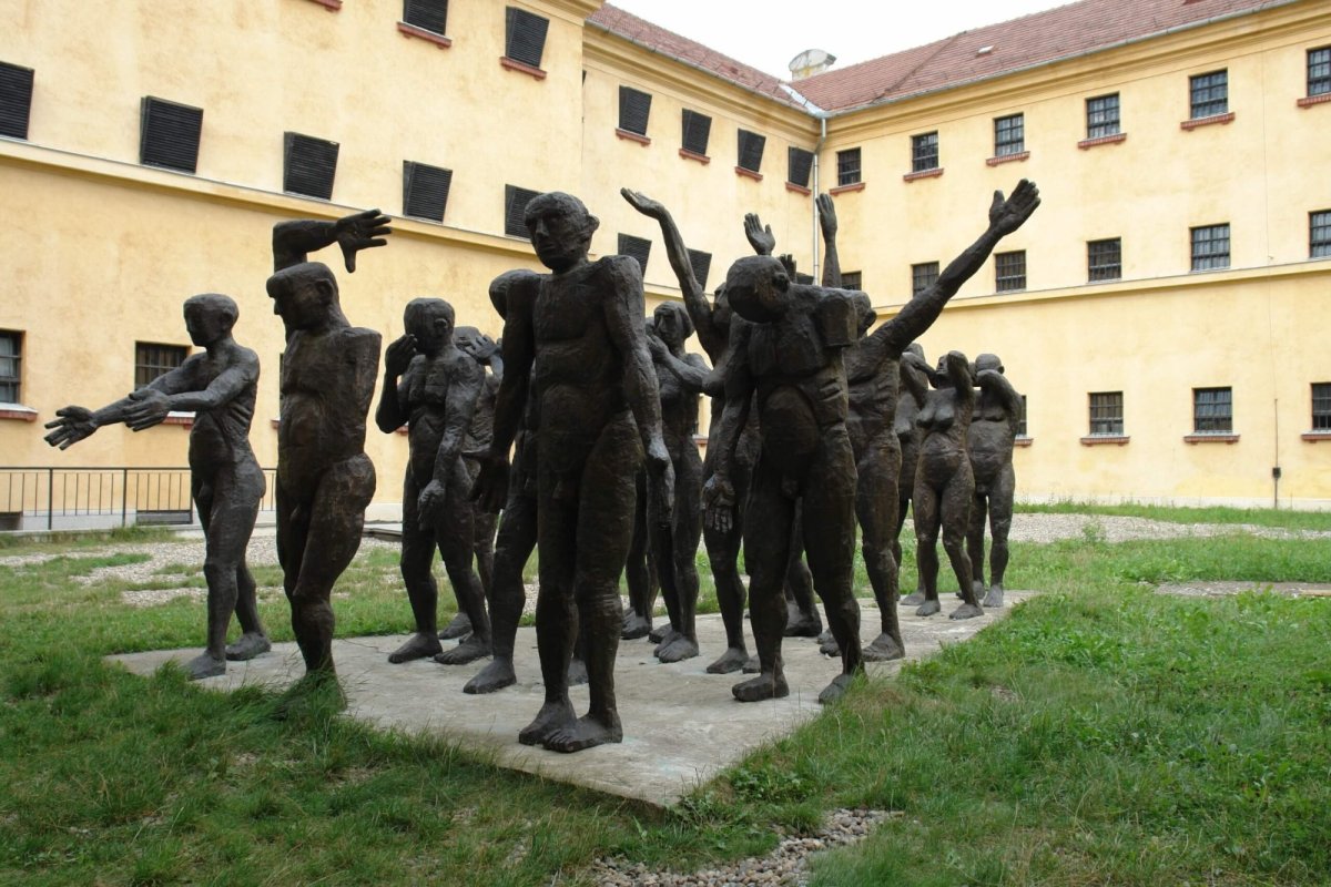 Cine, cât și cum a știut 333258