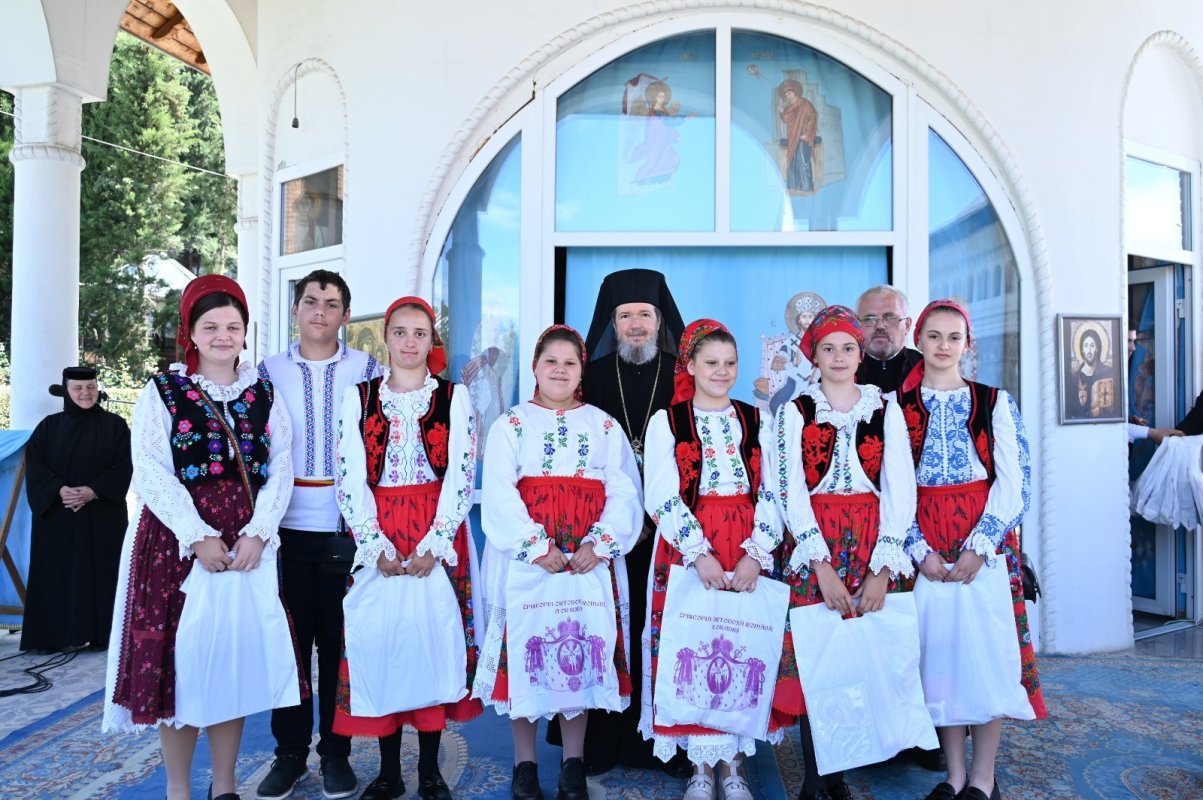 Întâlnirea Tinerilor Ortodocși Bihoreni la Mănăstirea „Sfânta Cruce” din Oradea  333278