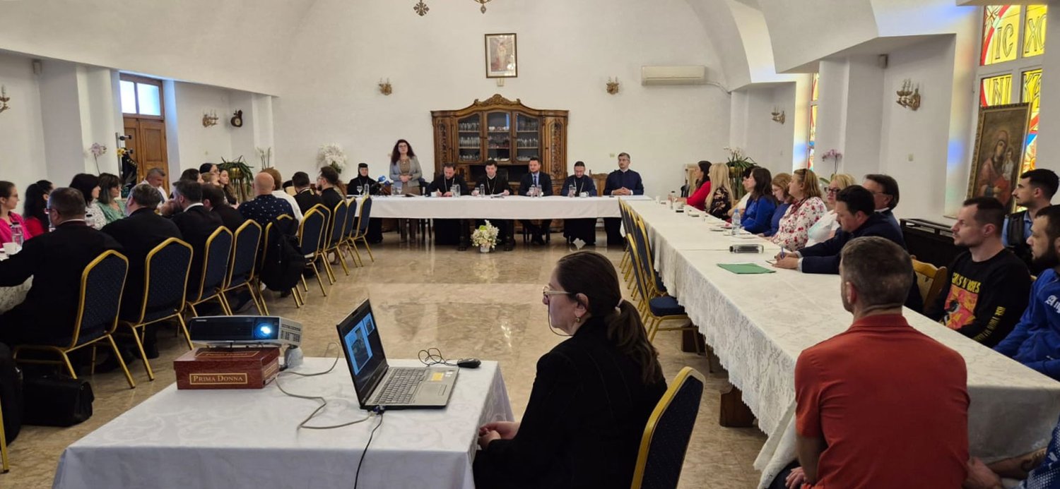 Conferință destinată reintegrării sociale la Mănăstirea Ghighiu 333469