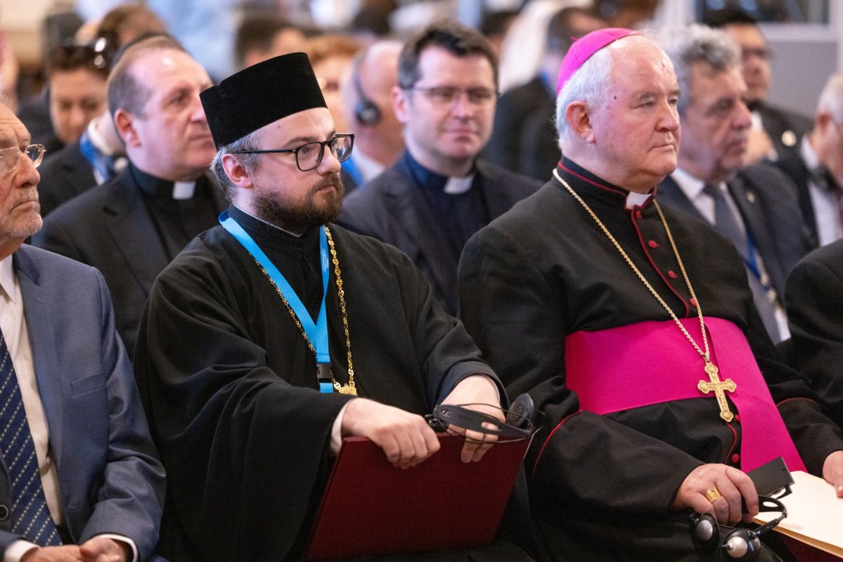 Întrunirea unei platforme parlamentare ortodoxe la București 333418