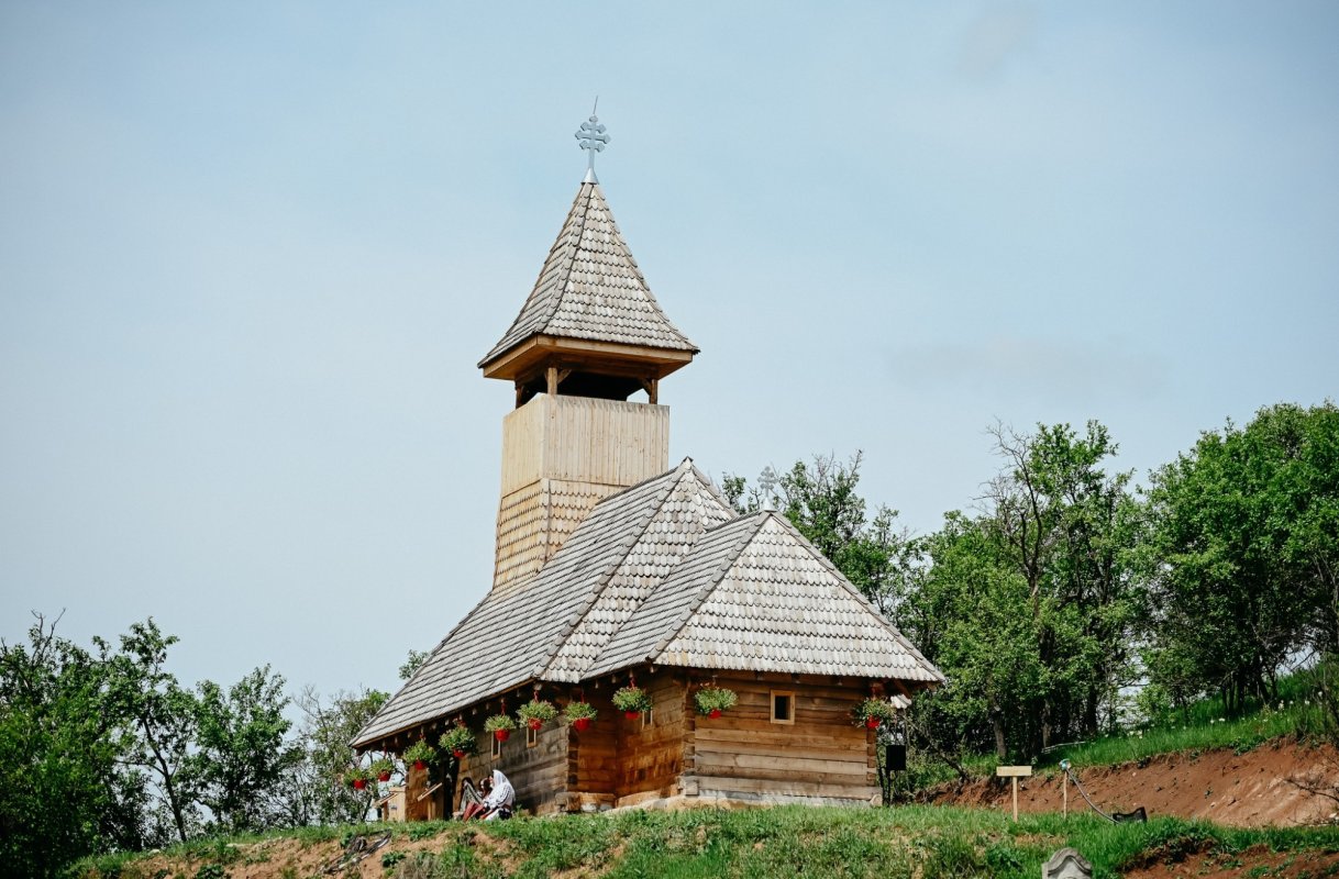 Sfințirea bisericii de lemn din Macău, județul Cluj 333362