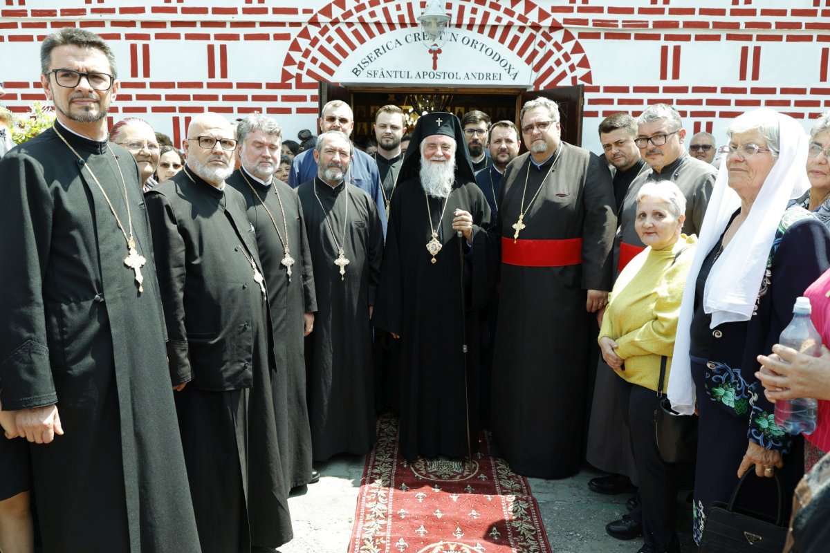 Sfinţirea Bisericii „Sfântul Apostol Andrei” din Craiova 333461