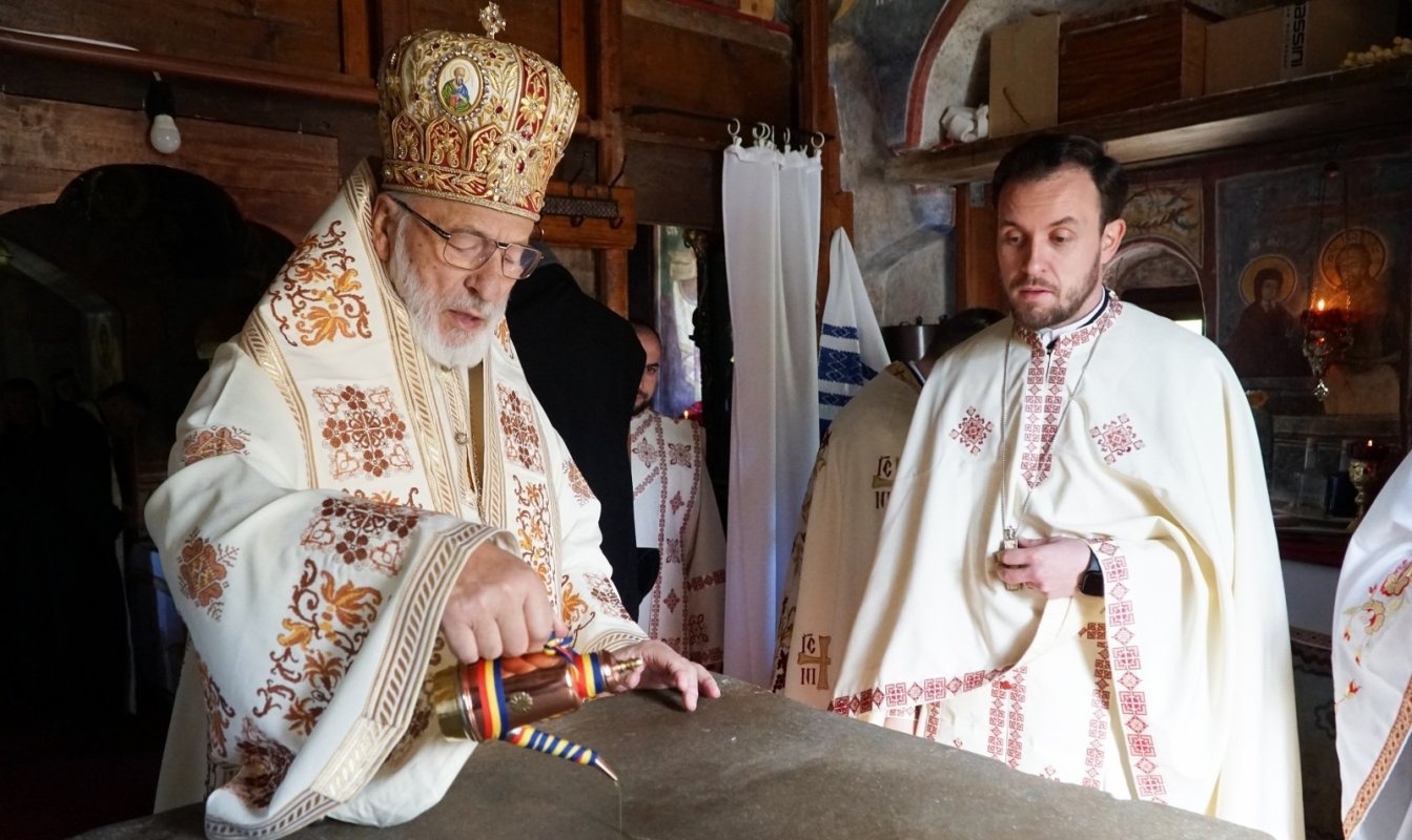 Vremuri de înnoire și binecuvântare pentru Schitul Brătășești din Argeș 333372